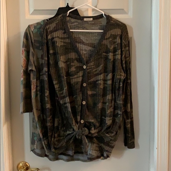 Tie Front Tops - Picture 4 of 5